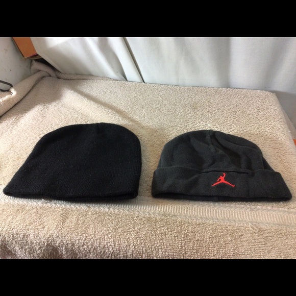 Cute Set of 2 Infant Boys Sz 0-3 M Gray & Blk Hats - Picture 1 of 11